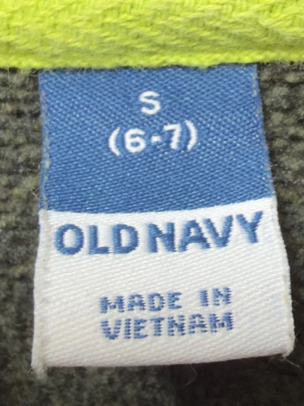 Old Navy Boys Kids Long Sleeve Full Zip Sweater Fleece Layer. 6-7. 6. 7.